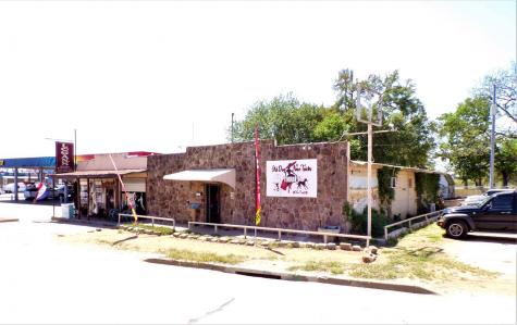 909 Bessemer Avenue Llano TX 78643