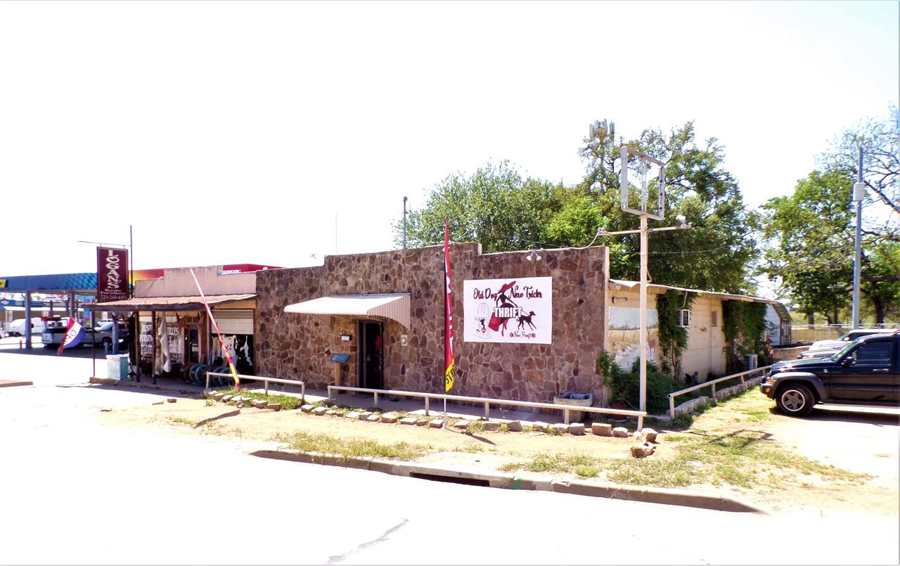909 Bessemer Avenue Llano TX 78643