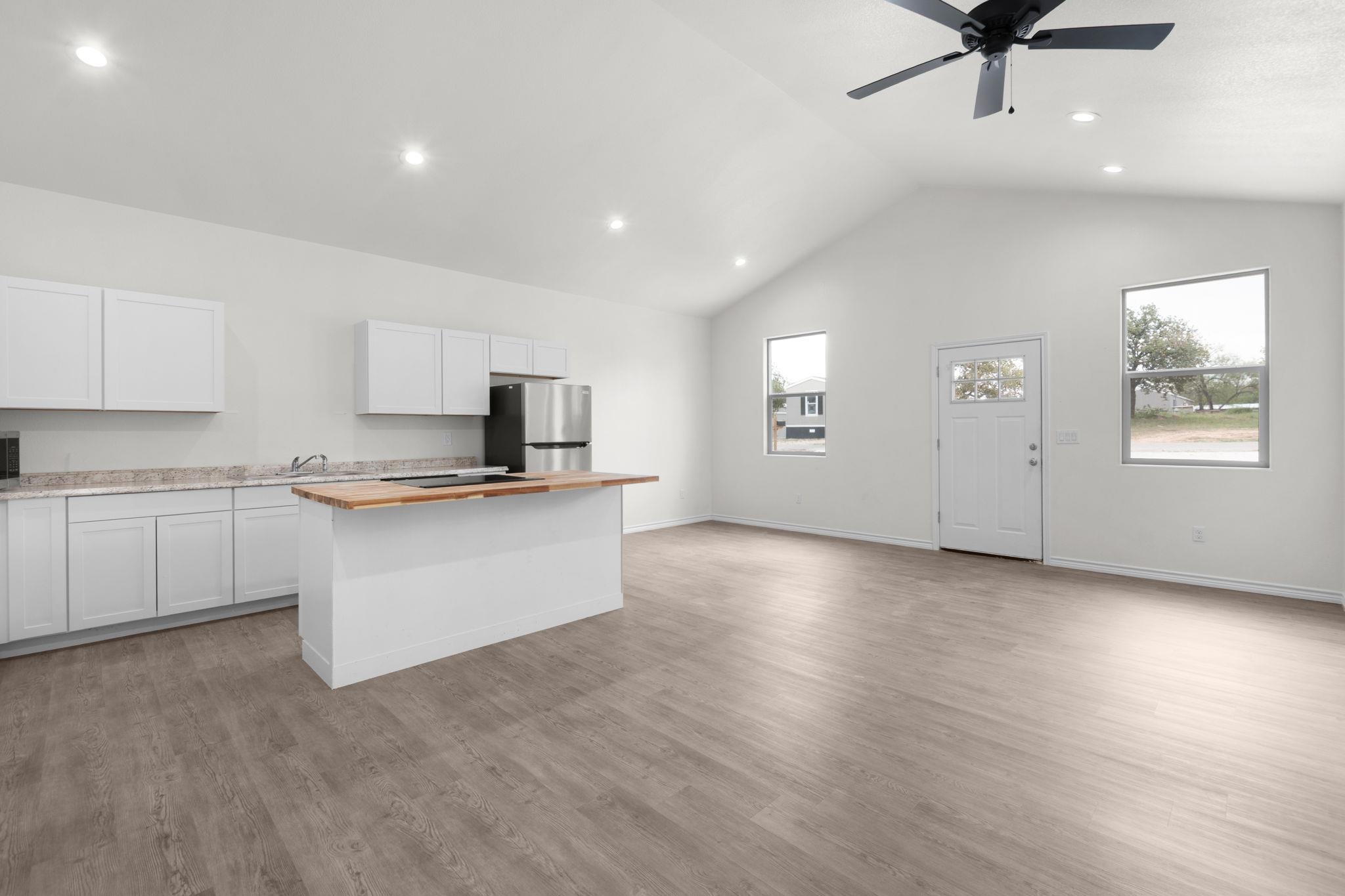 1-10 Waco Street Kingsland TX 78639