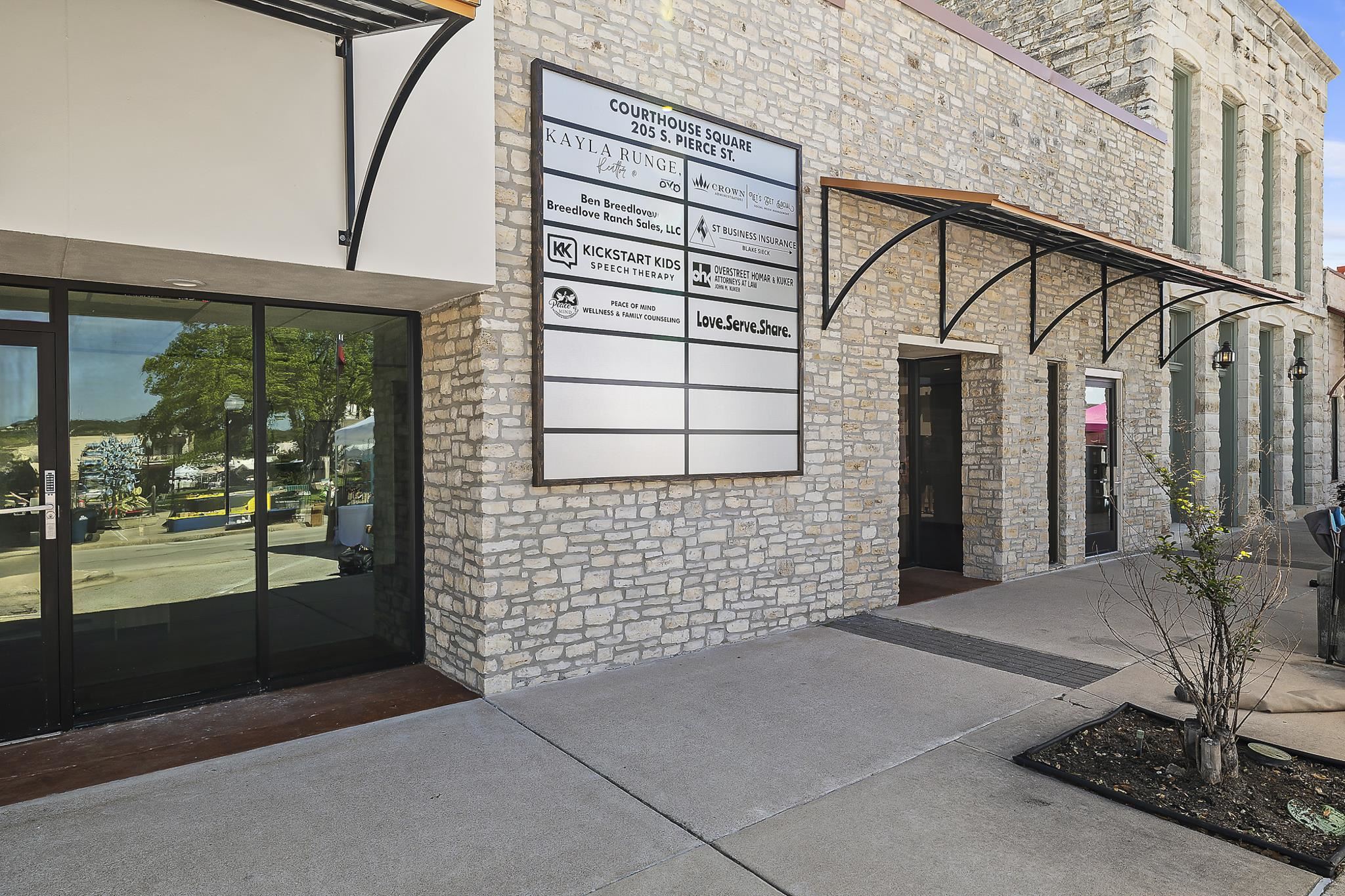 205 S Pierce Street Burnet TX 78611