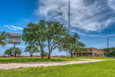 5526 N U.s. Highway 281 Marble Falls TX 78654