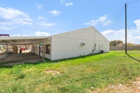 106 S 4th Street Lometa TX 76853