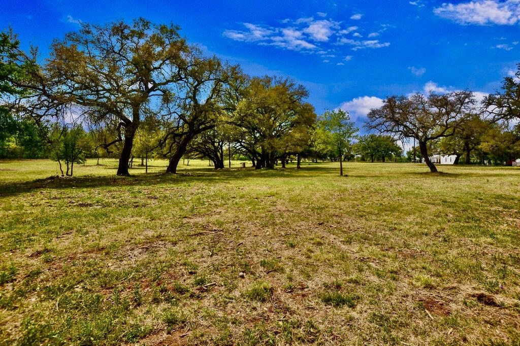 7908 County Road 404 Spicewood TX 78669