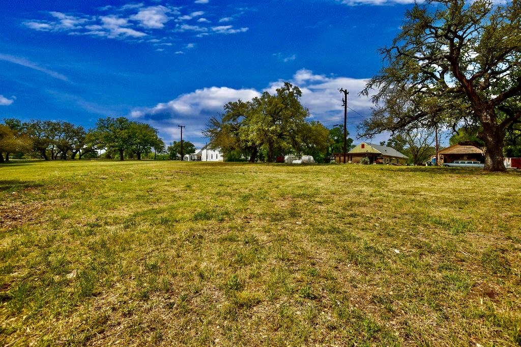 7908 County Road 404 Spicewood TX 78669