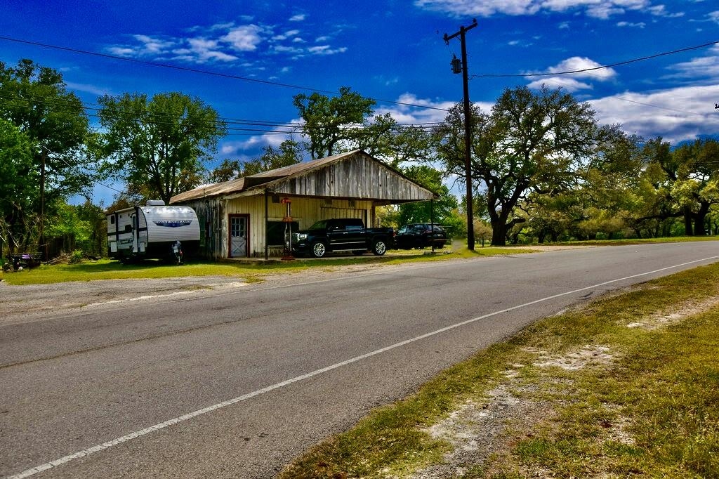 7908 County Road 404 Spicewood TX 78669