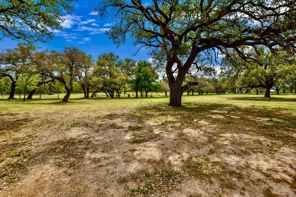 7908 County Road 404 Spicewood TX 78669