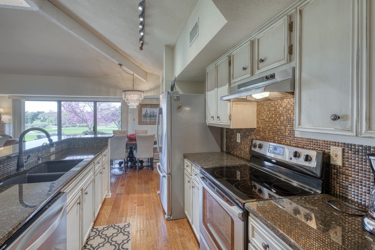 1406 Broken Hills #22 Horseshoe Bay TX 78657