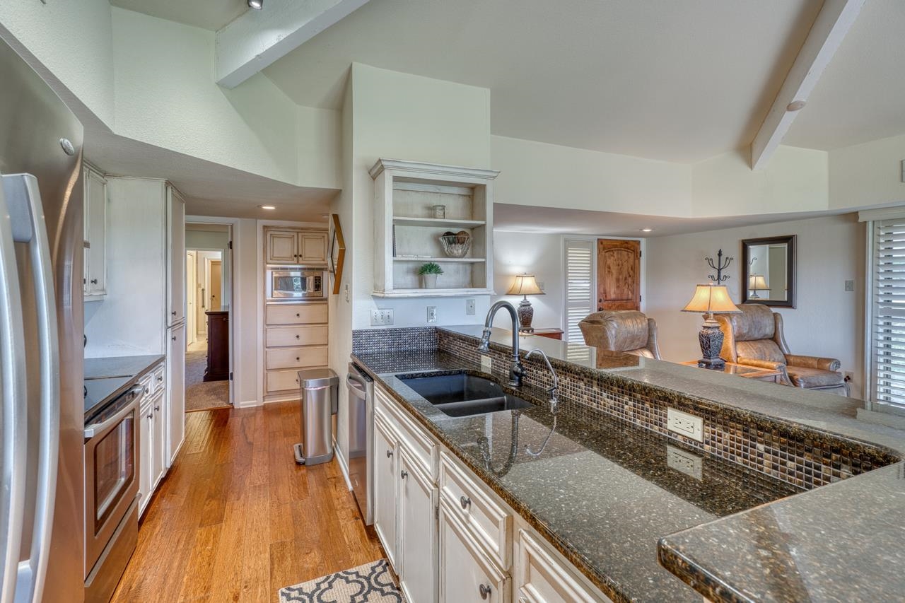 1406 Broken Hills #22 Horseshoe Bay TX 78657