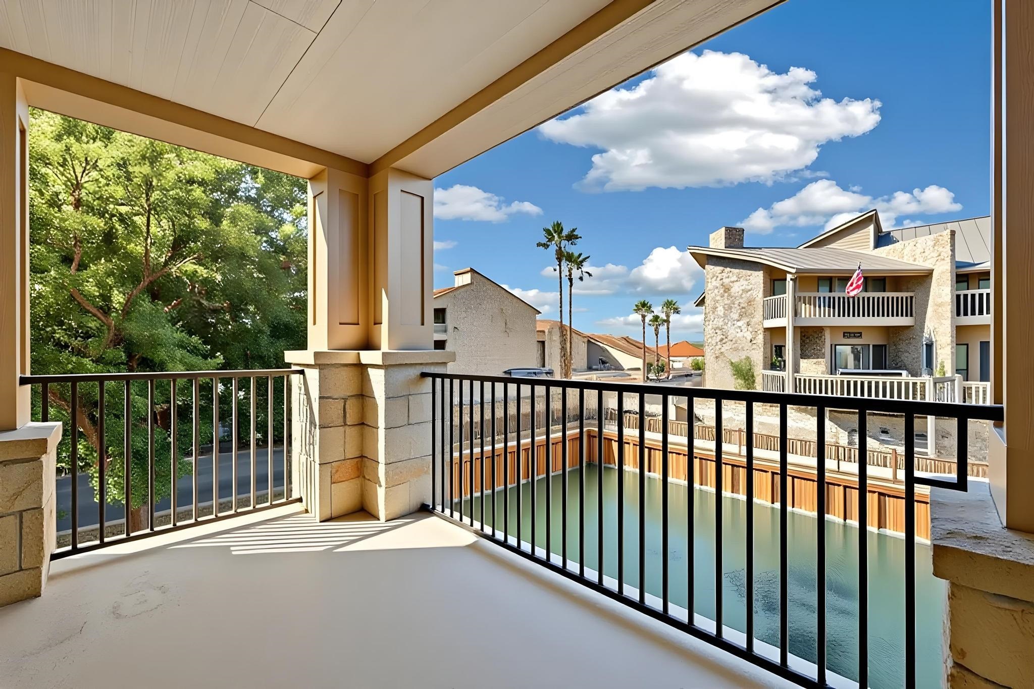 1001 The Cape #16 Horseshoe Bay TX 78657