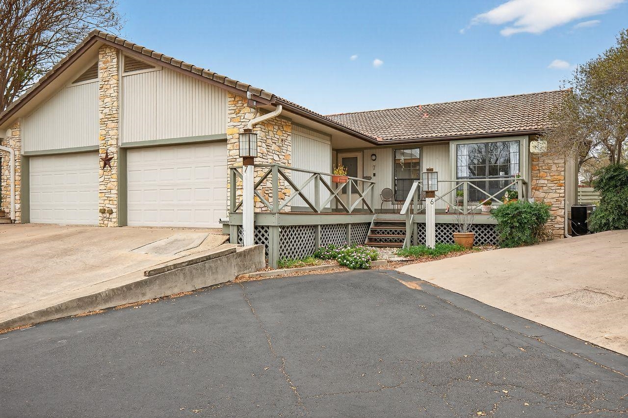 104 S Big Spur Horseshoe Bay TX 78657