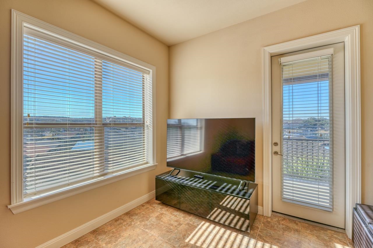 101 West Bank #27 Horseshoe Bay TX 78657