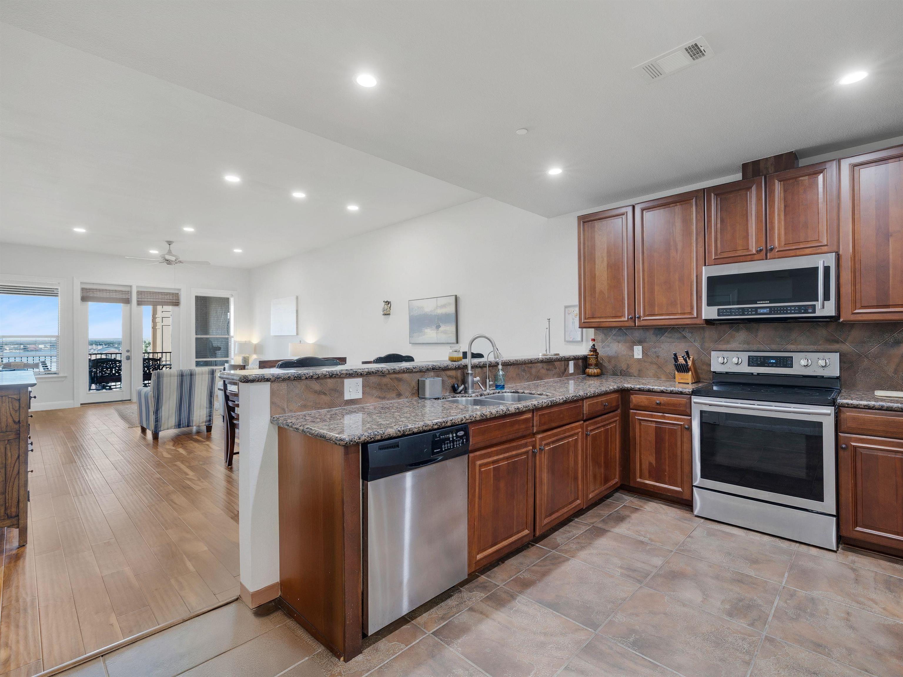 101 West Bank #43 Horseshoe Bay TX 78657