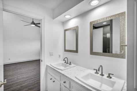 109 Sunshine #4 Horseshoe Bay TX 78657