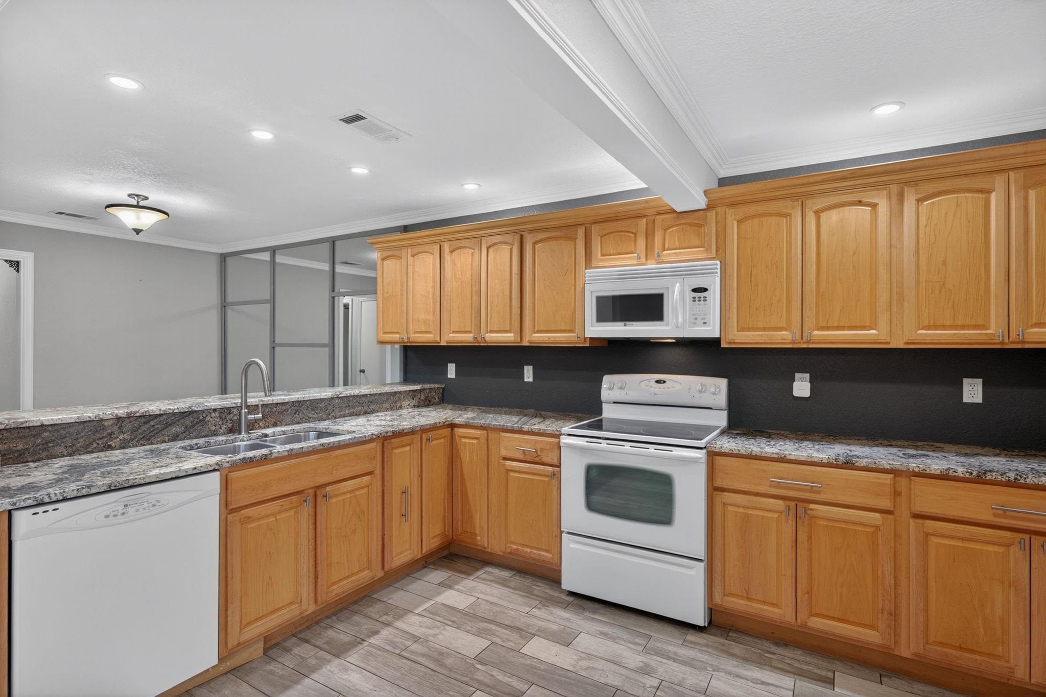 1215 Hi Stirrup #126 Horseshoe Bay TX 78657
