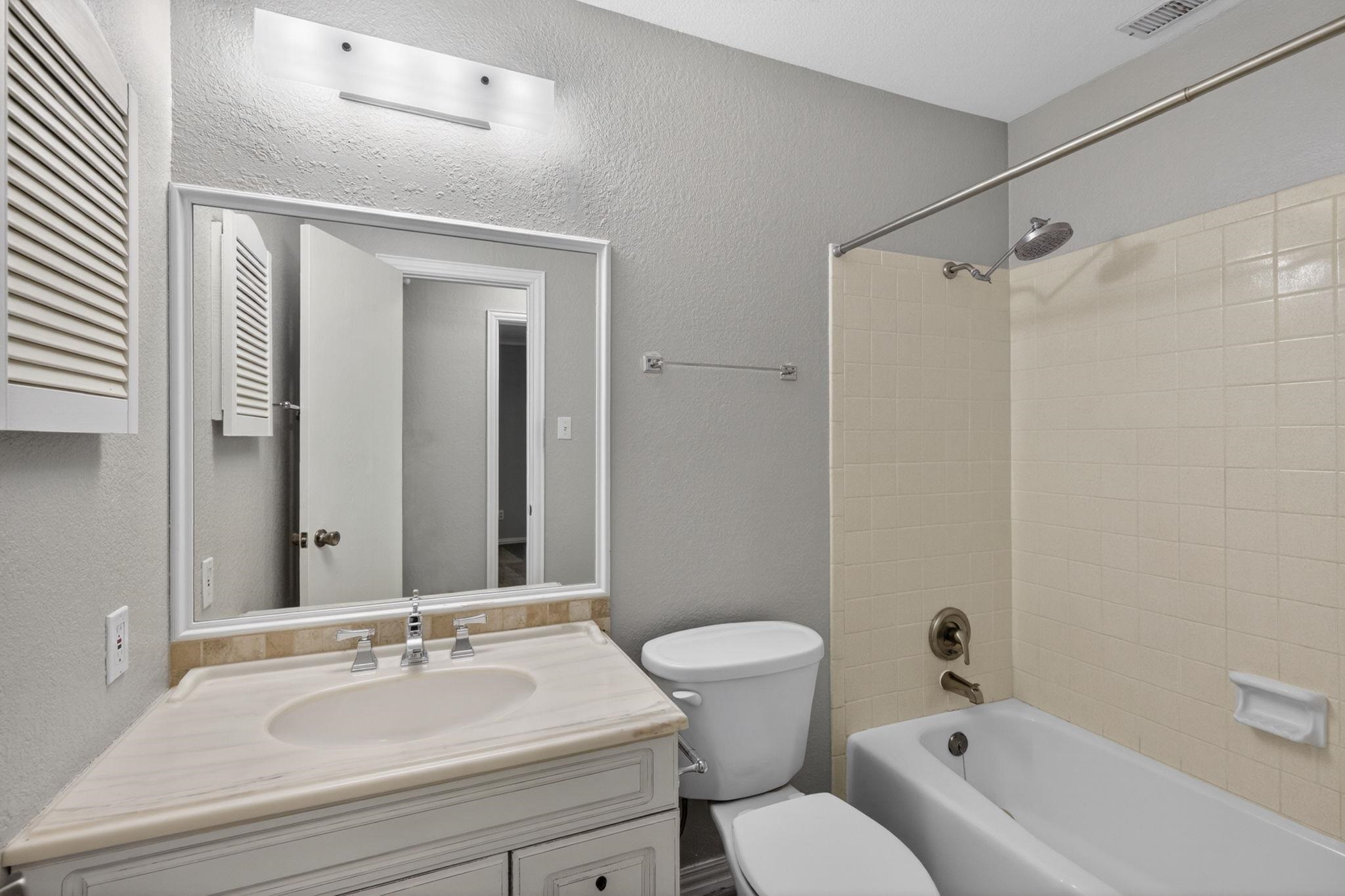 1215 Hi Stirrup #126 Horseshoe Bay TX 78657