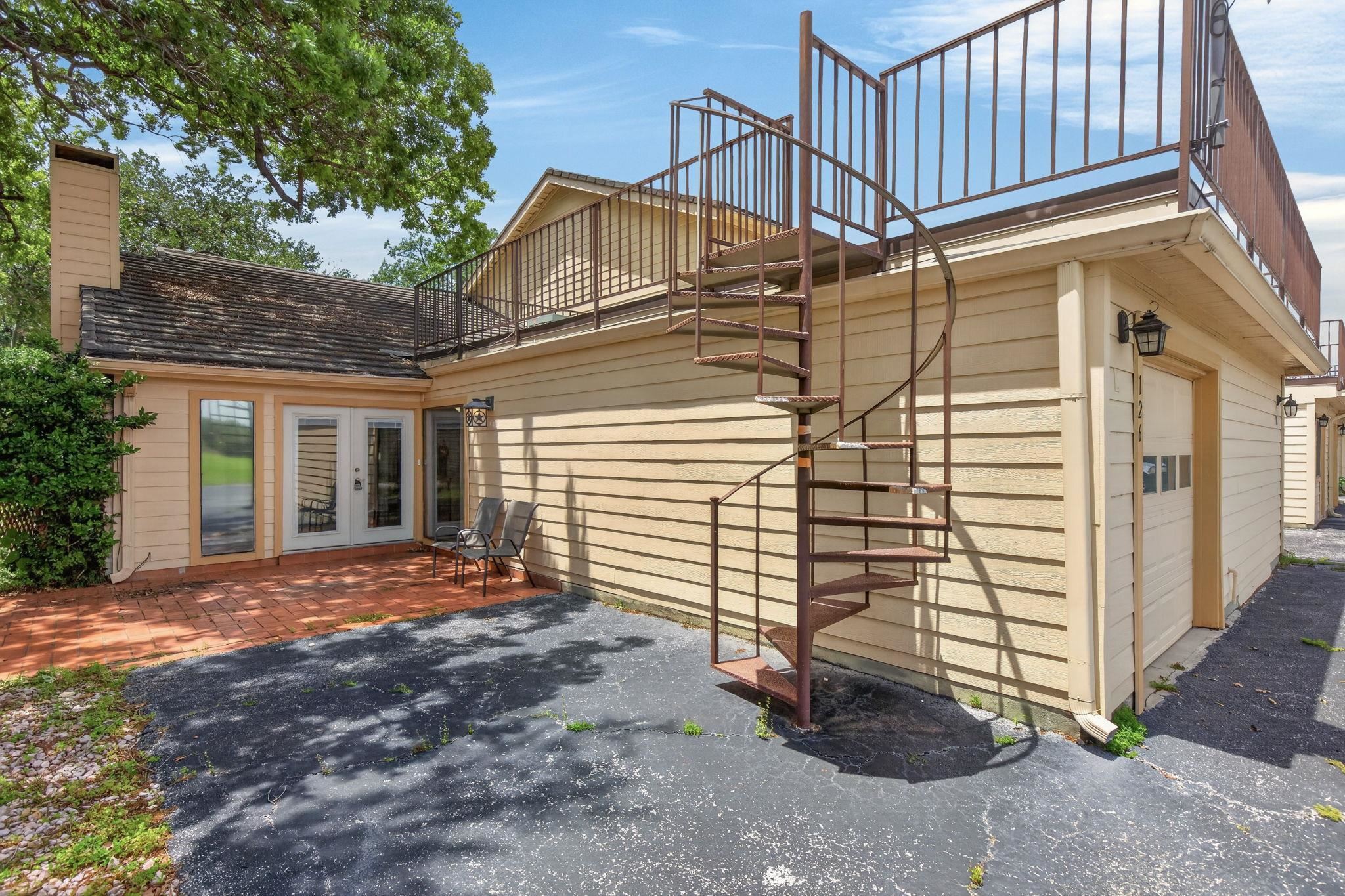 1215 Hi Stirrup #126 Horseshoe Bay TX 78657