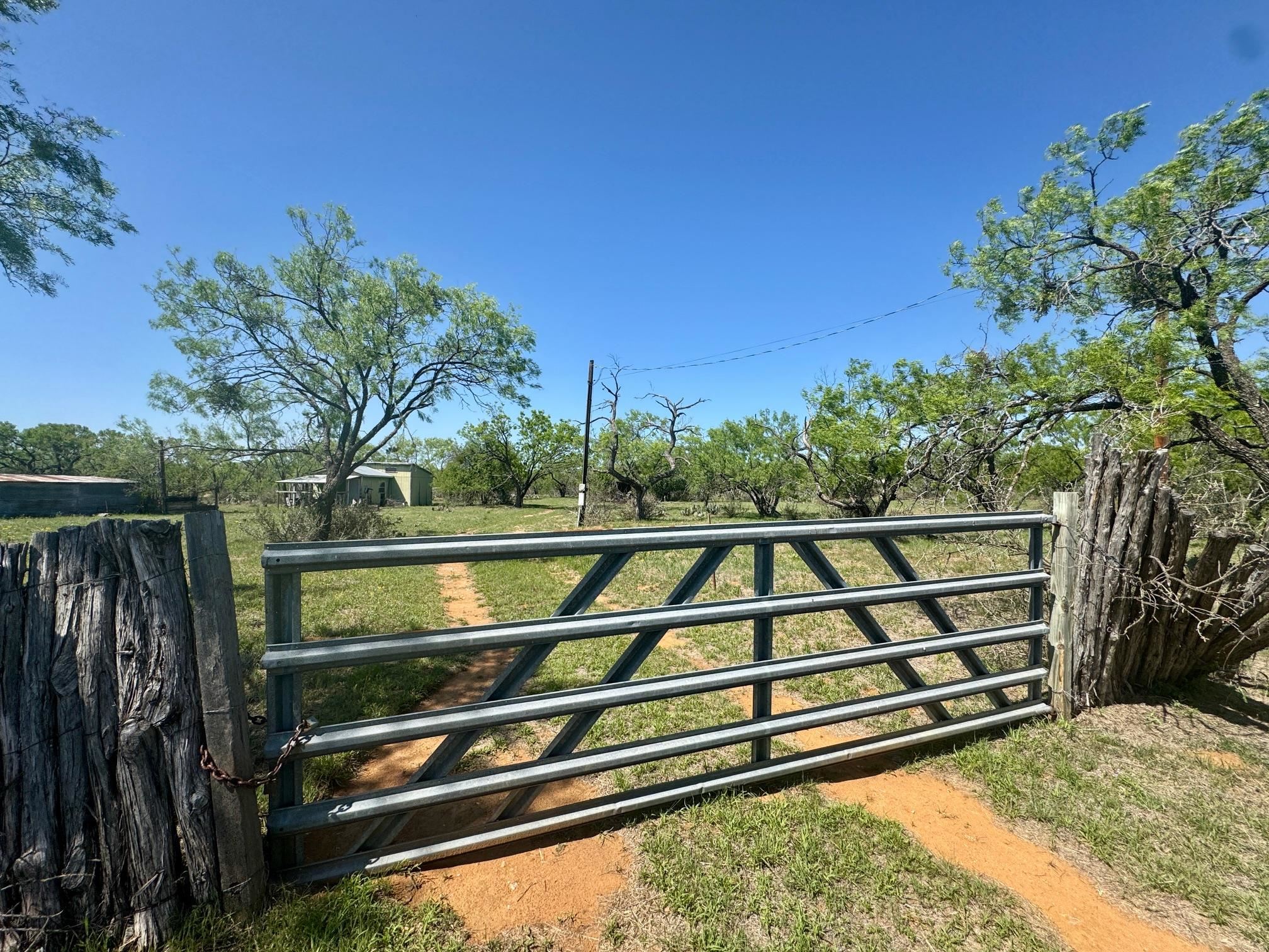 790 Cr 102 Llano TX 78643