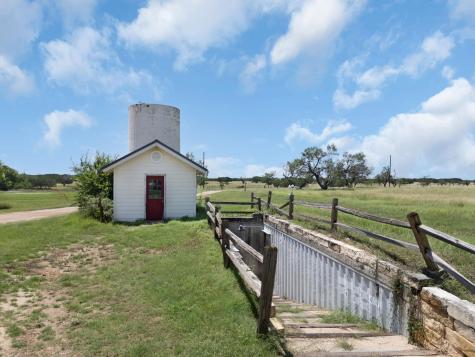 1115 County Road 204 Burnet TX 78611