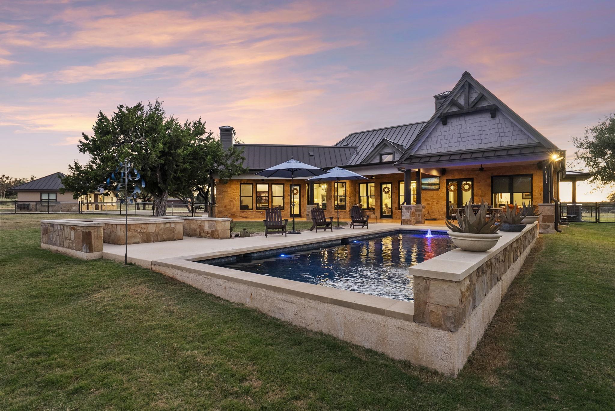 901 Crown Lane Burnet TX 78611