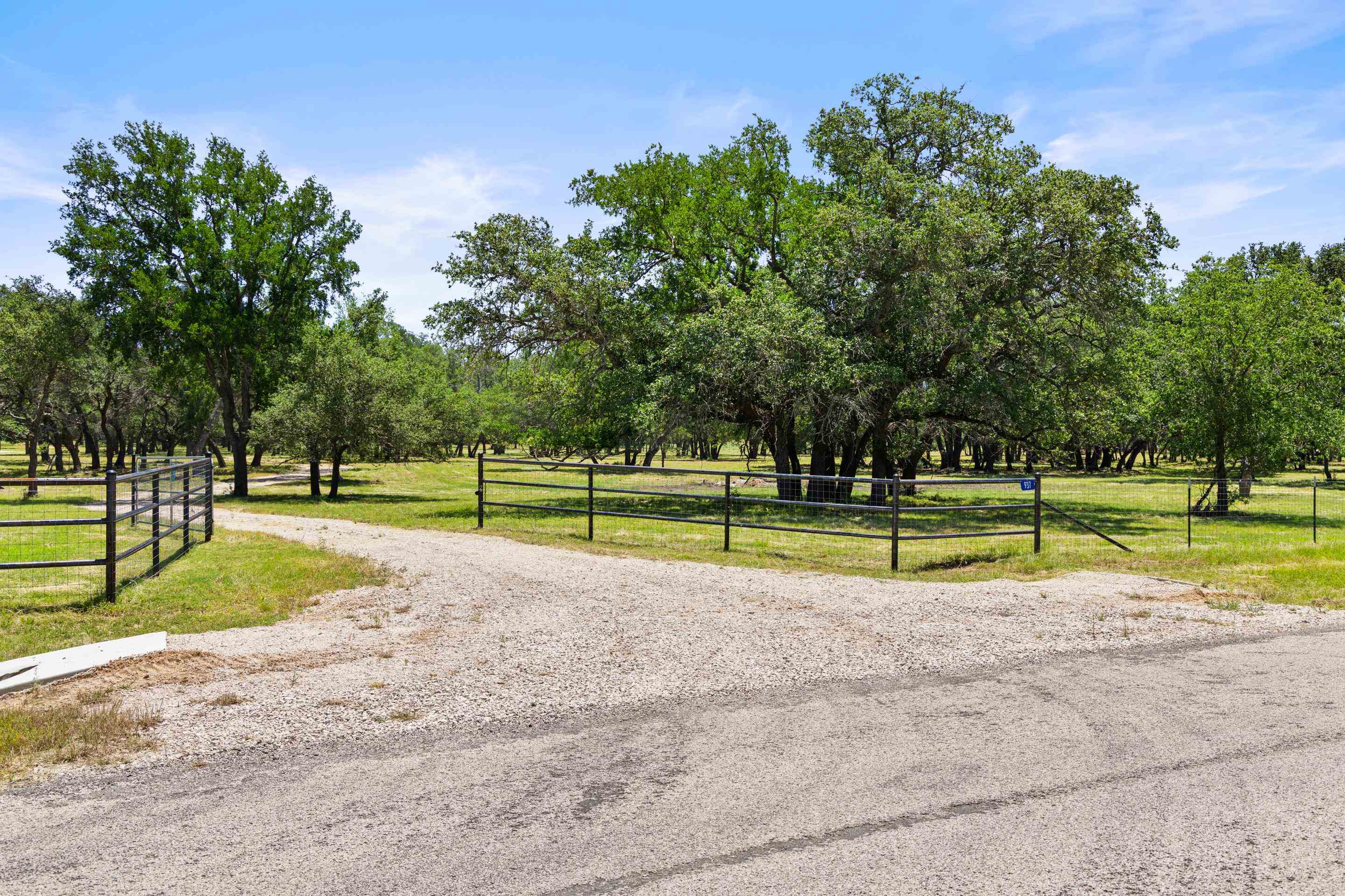 937 Flat Creek Road Johnson City TX 78636