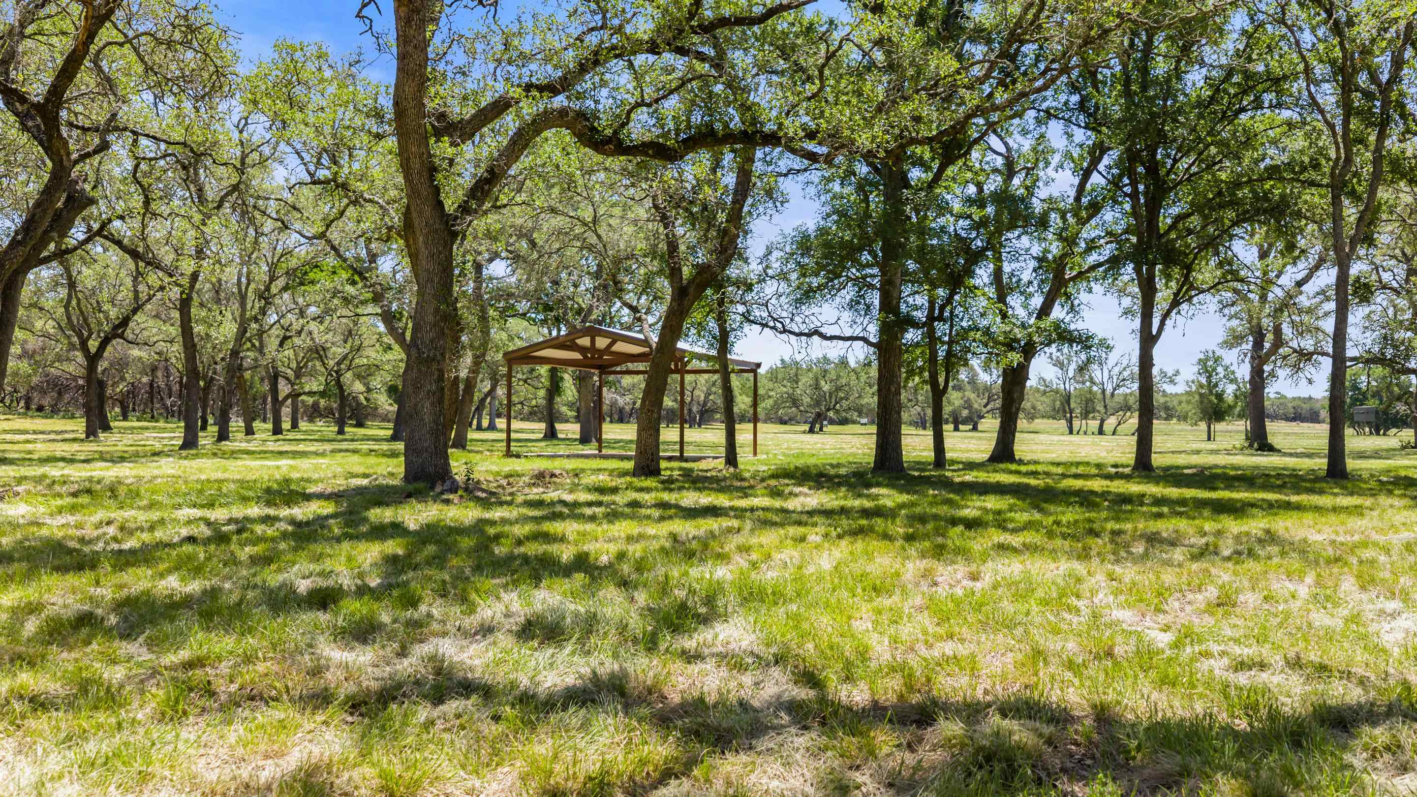 937 Flat Creek Road Johnson City TX 78636