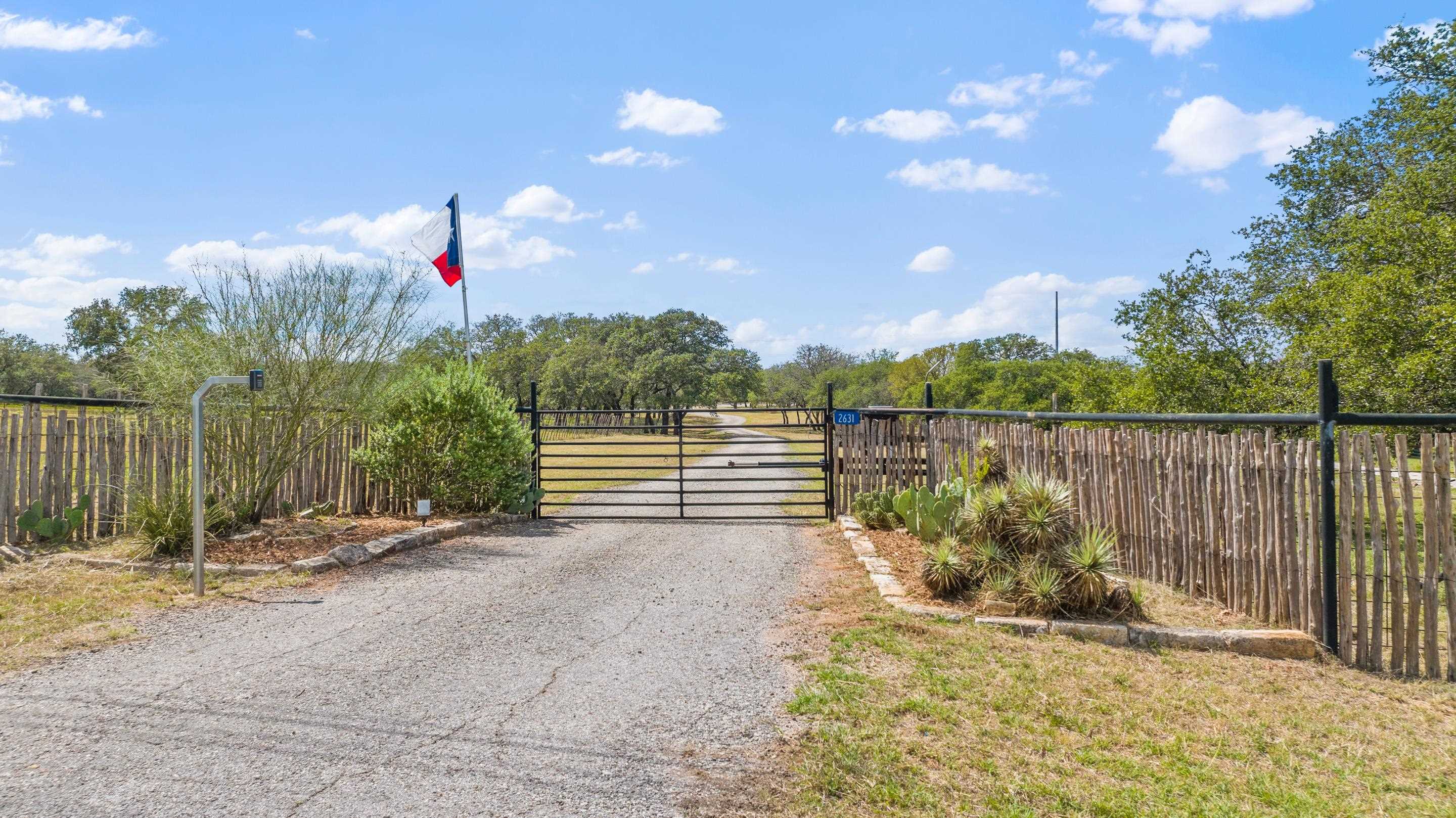 2631 N Us Highway 281 Johnson City TX 78636
