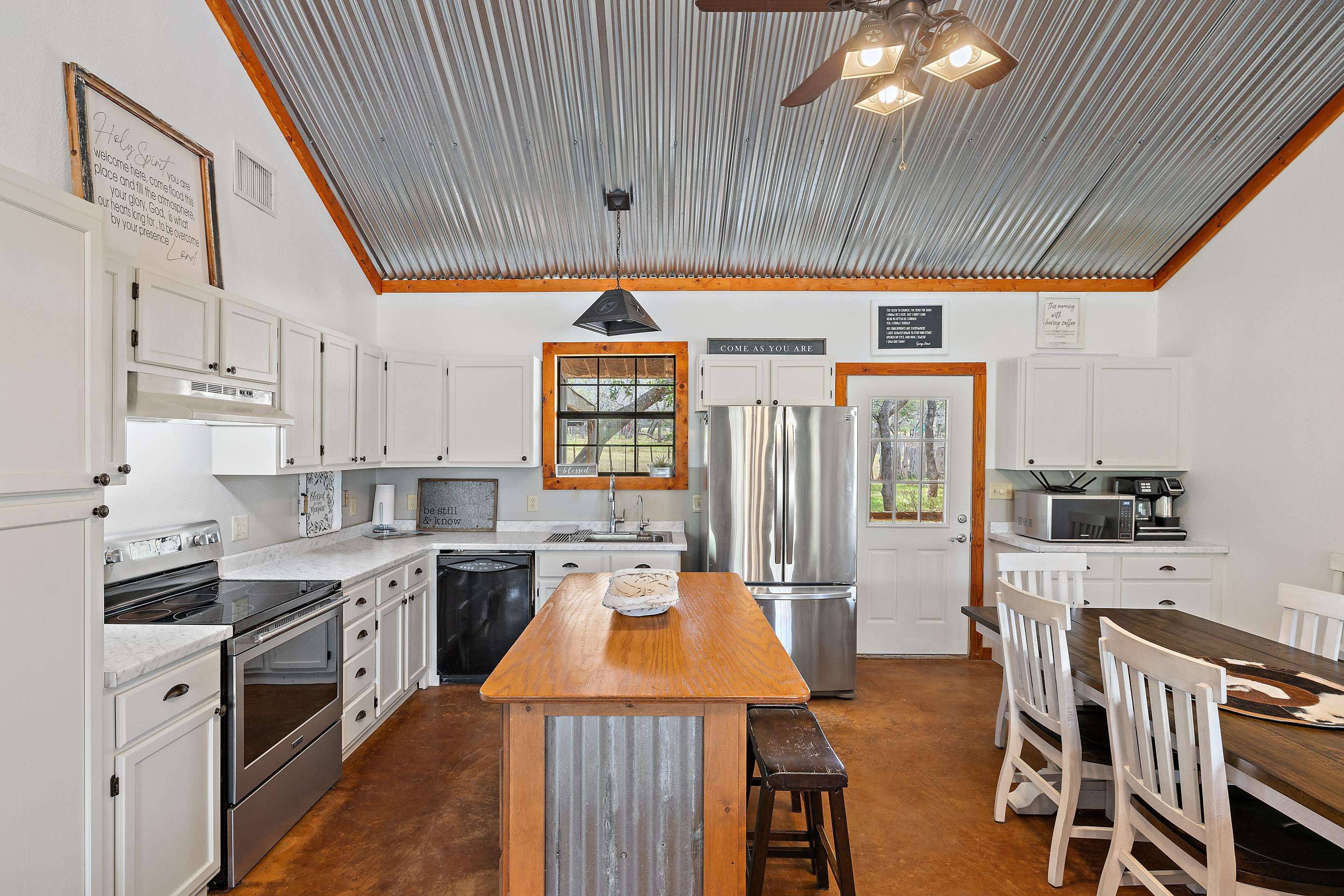 2631 N Us Highway 281 Johnson City TX 78636