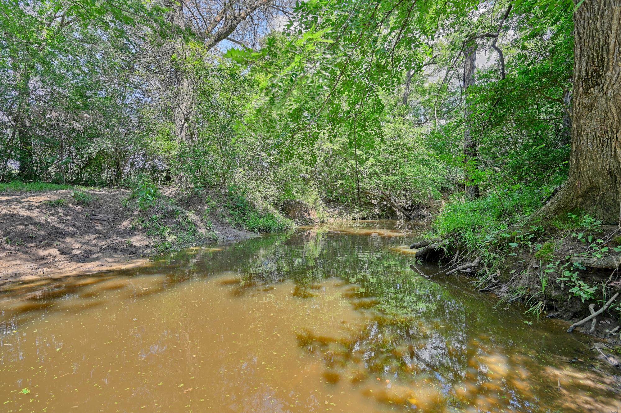 1362 Cr 207 Out Of Area TX 78942
