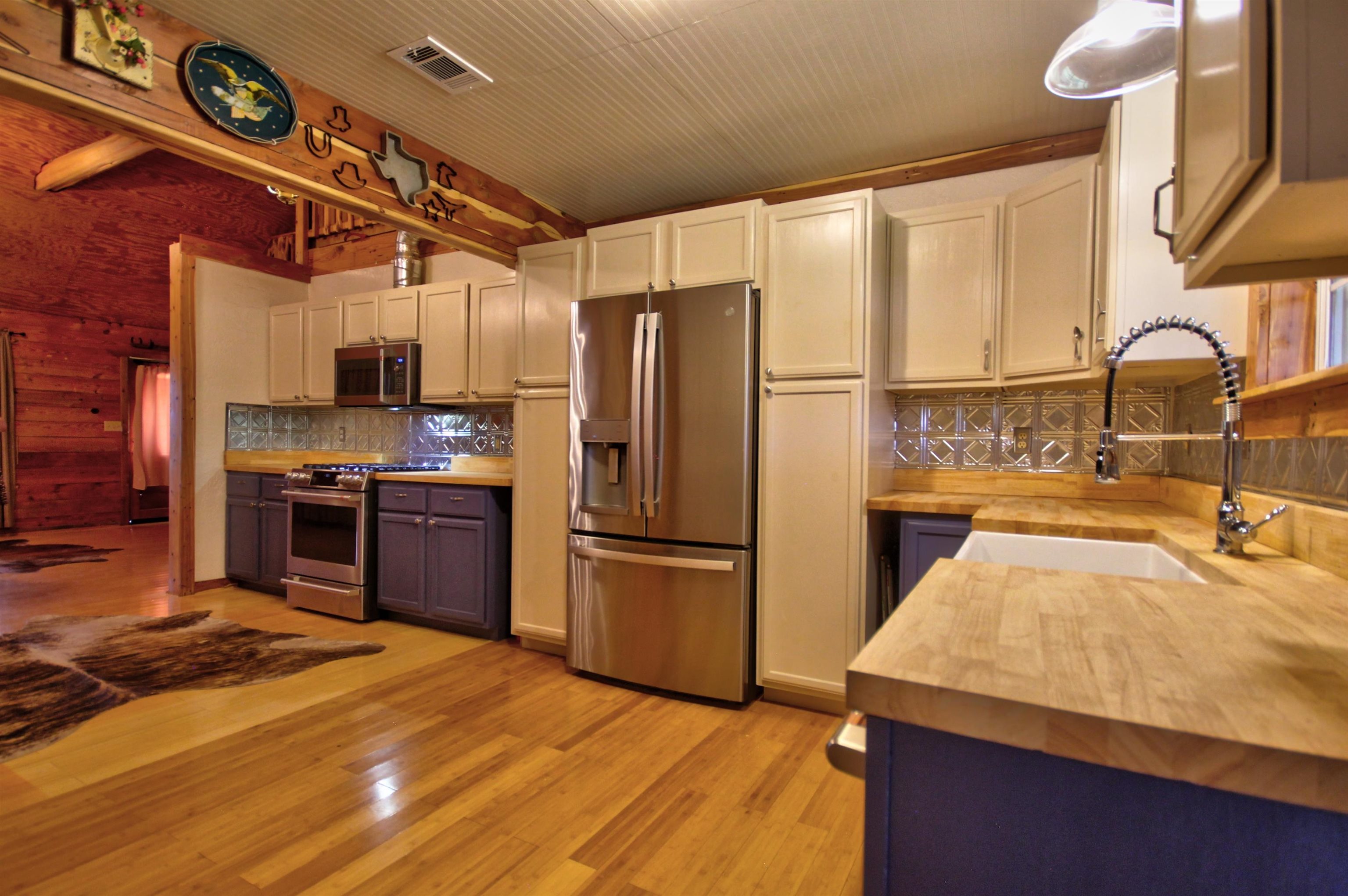 8653 N State Highway 16 Llano TX 78643
