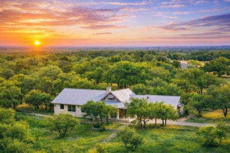 232 Crooked Oak Lane Round Mountain TX 78663