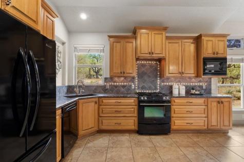 232 Crooked Oak Lane Round Mountain TX 78663