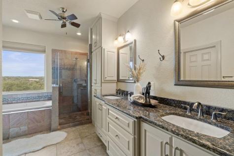 232 Crooked Oak Lane Round Mountain TX 78663