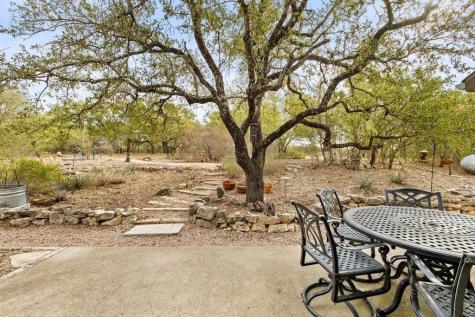 232 Crooked Oak Lane Round Mountain TX 78663