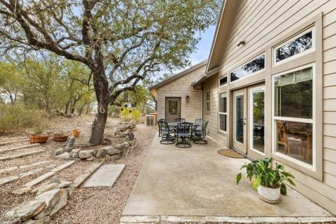232 Crooked Oak Lane Round Mountain TX 78663