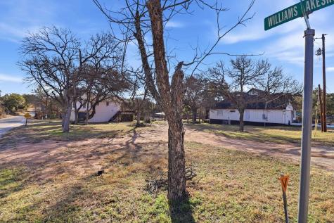 610 Williams Lakeshore Kingsland TX 78639