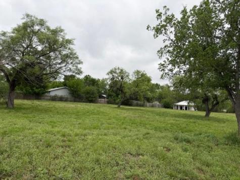 400 E Wallace Street Llano TX 78643