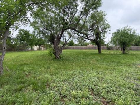 400 E Wallace Street Llano TX 78643