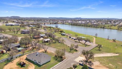 408 W Tarrant Street Llano TX 78643