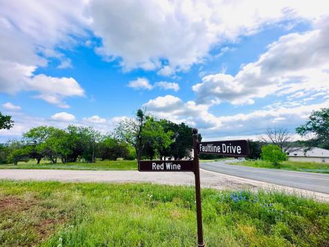 300 Red Wine / Fault Line Horseshoe Bay TX 78657