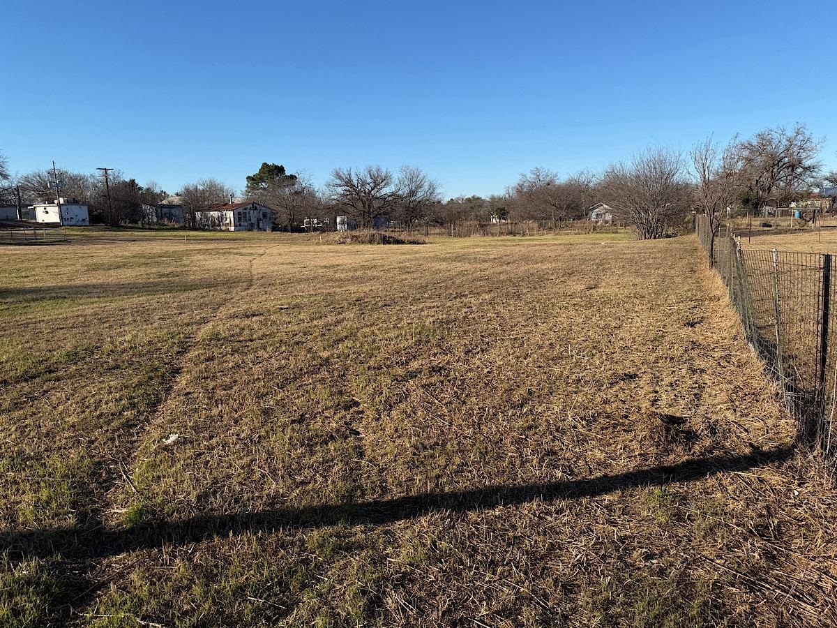 605 E Green Llano TX 78643
