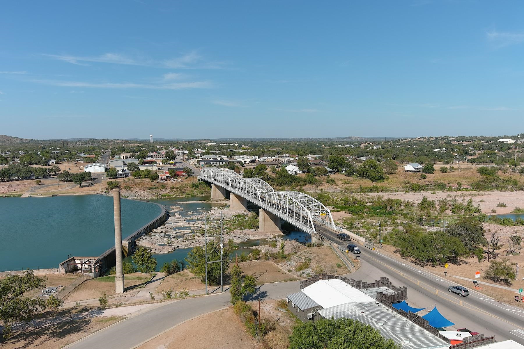 605 E Green Llano TX 78643