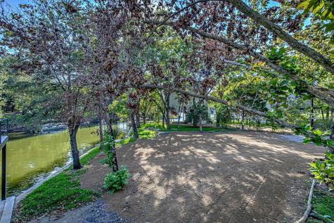 1336 S Lakeside Drive Kingsland TX 78639