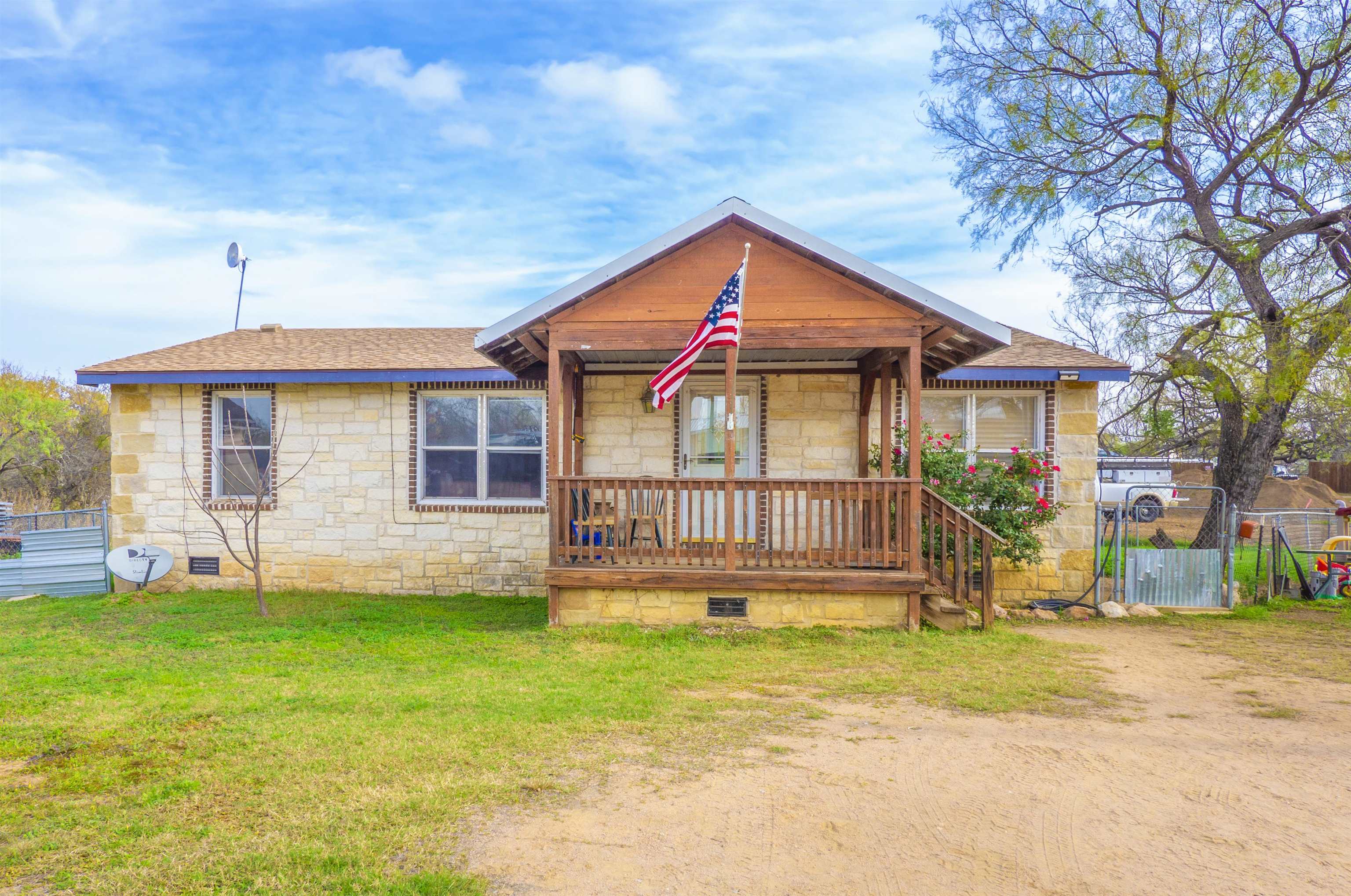 104 Conroe Court Kingsland TX 78639