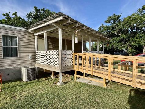 118 Beaver Street Tow TX 78672