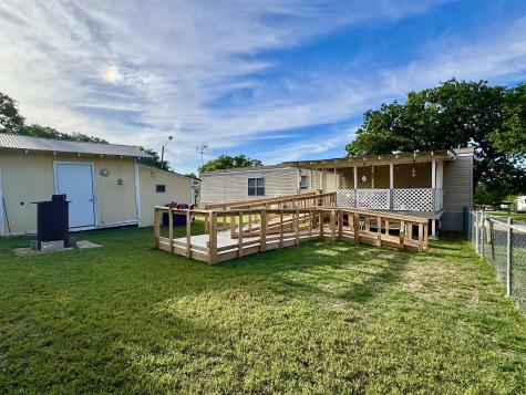 118 Beaver Street Tow TX 78672