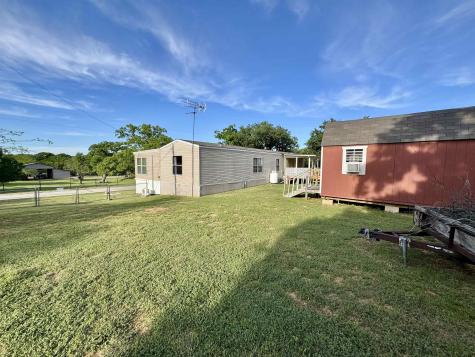 118 Beaver Street Tow TX 78672