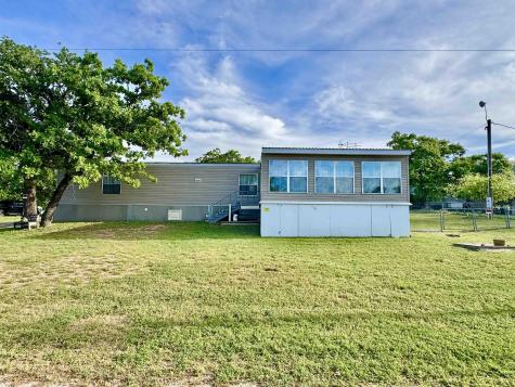 118 Beaver Street Tow TX 78672