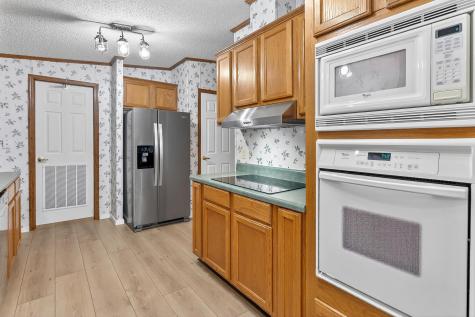 702 Liveoak Kingsland TX 78639