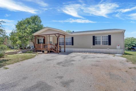 702 Liveoak Kingsland TX 78639