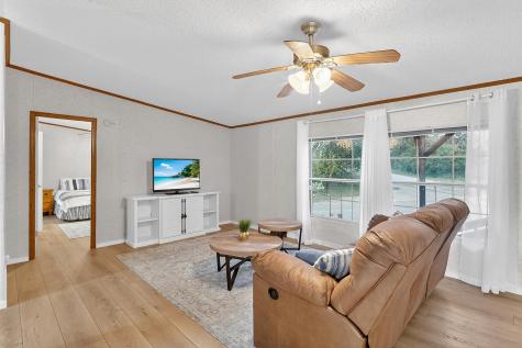 702 Liveoak Kingsland TX 78639